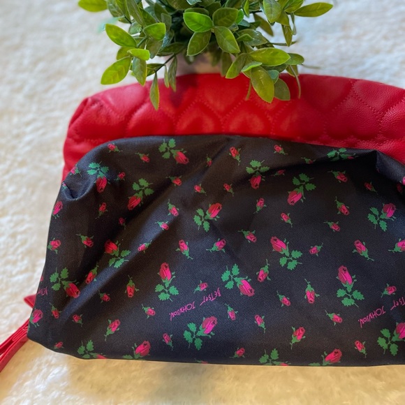 Betsy Johnston large red W/hearts clutch - Picture 4 of 4